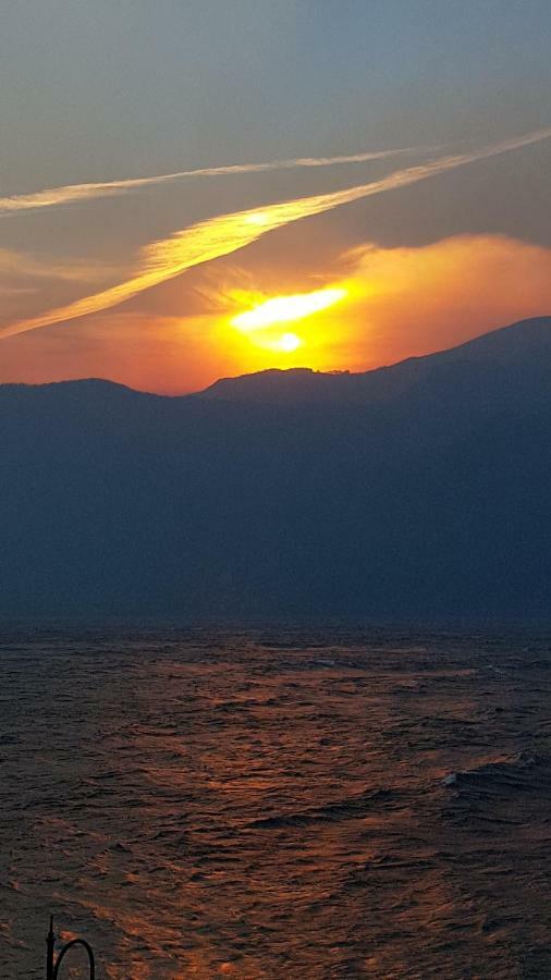 Foresteria Lombarda La Spiaggia Lierna Exteriér fotografie
